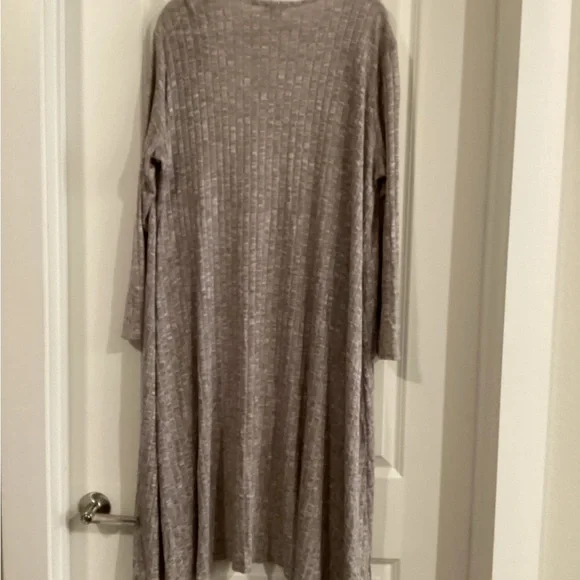 LuLaRoe Gray Long Cardigan - Picture 2 of 3